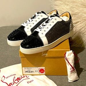 100% authentic Christian Louboutin Seavaste 2 Orlato Flat Pat/Tis low tops 😎🔥